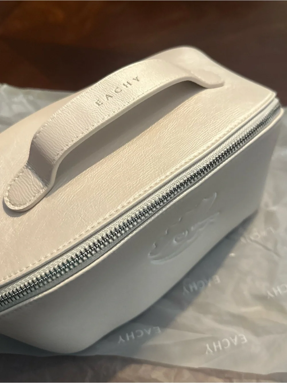 EACHY Cream Travel Cosmetic Case with Top Handle